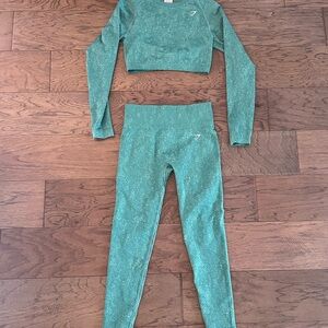 GYMSHARK ADAPT FLECK SEAMLESS LONG SLEEVE CROP TOP & LEGGING